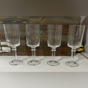 Tuscany YORK Water Goblet/Claret Wine.. 7" tall, 2 3/4" wide. Set of 4.